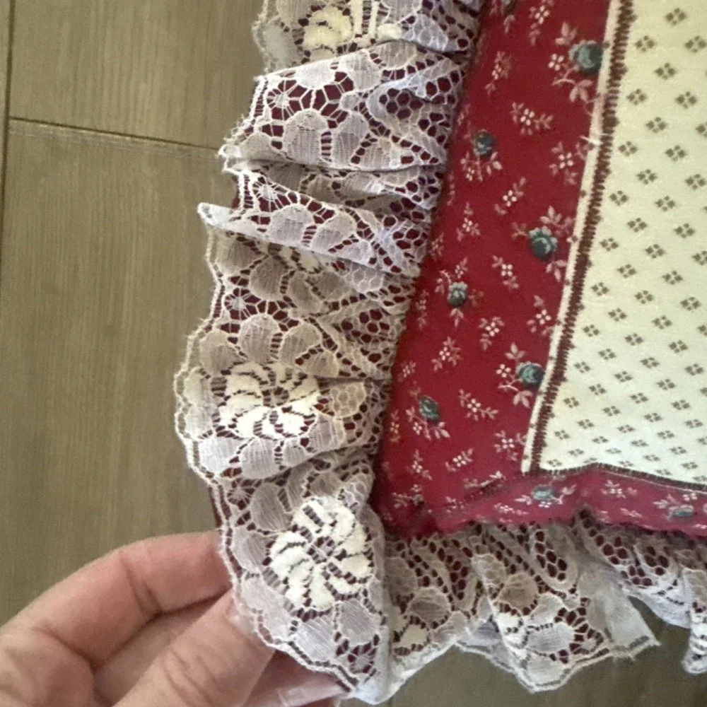 VTG Throw Pillow Handmade Granny's Trunk Quilt Calico Square 18 X 18 Ruffle Lace